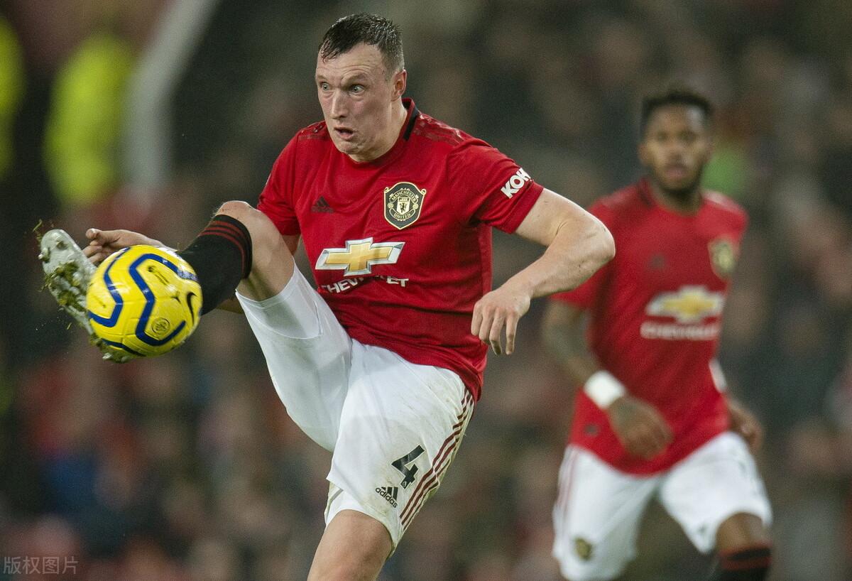 罗马发布备战花絮，今夜更衣室发声，葡超任务艰巨，纪律约束更严格 