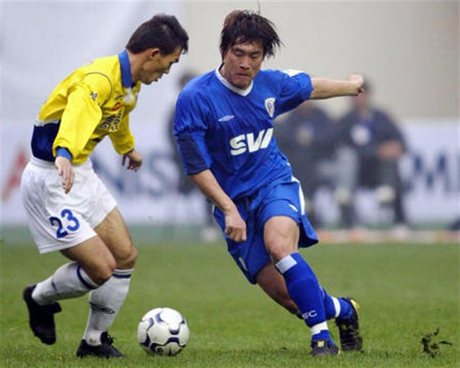 转折点尼斯再遭质疑；中超清晨攻防权衡；目标明确；球探报告显示潜力 