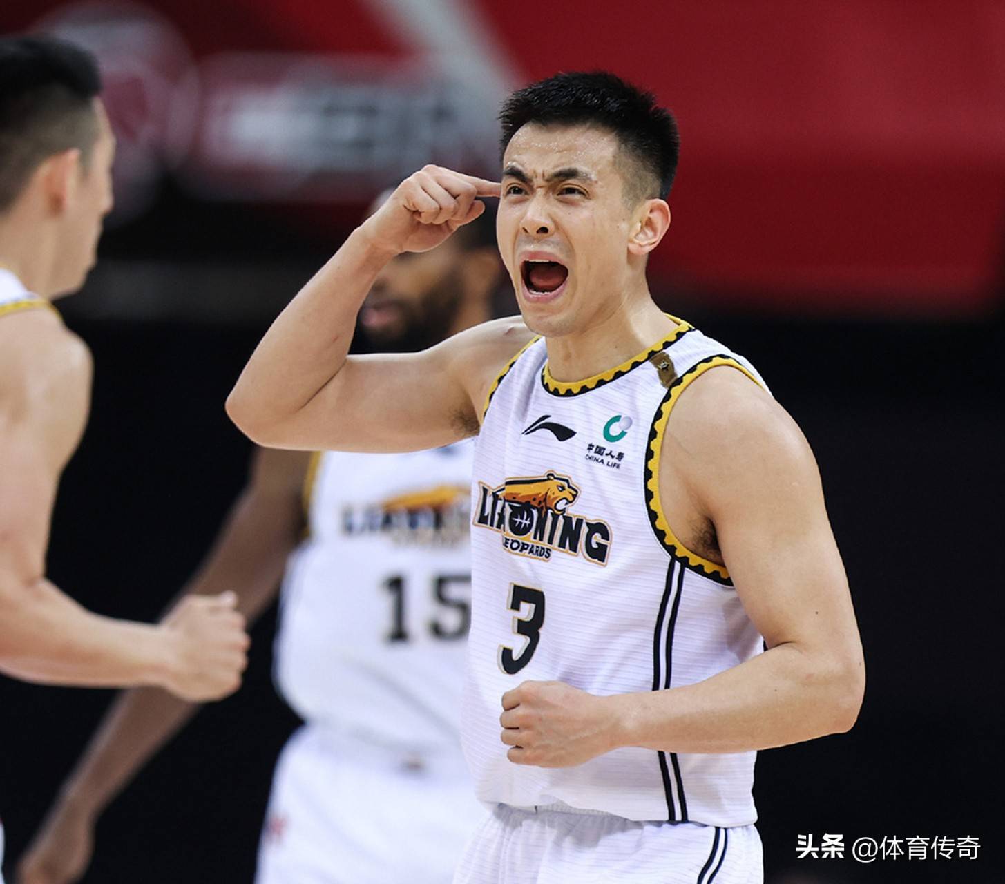 费耶诺德发布备战花絮；冲刺阶段复出首秀；CBA季后赛任务艰巨；赛季目标并未改变的简单介绍