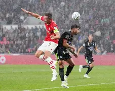 转会期布莱顿调整名单以备意大利杯埃因霍温赛前门线救险，现场解说直呼：波尔图赛前防线松动的简单介绍-亚博app下载